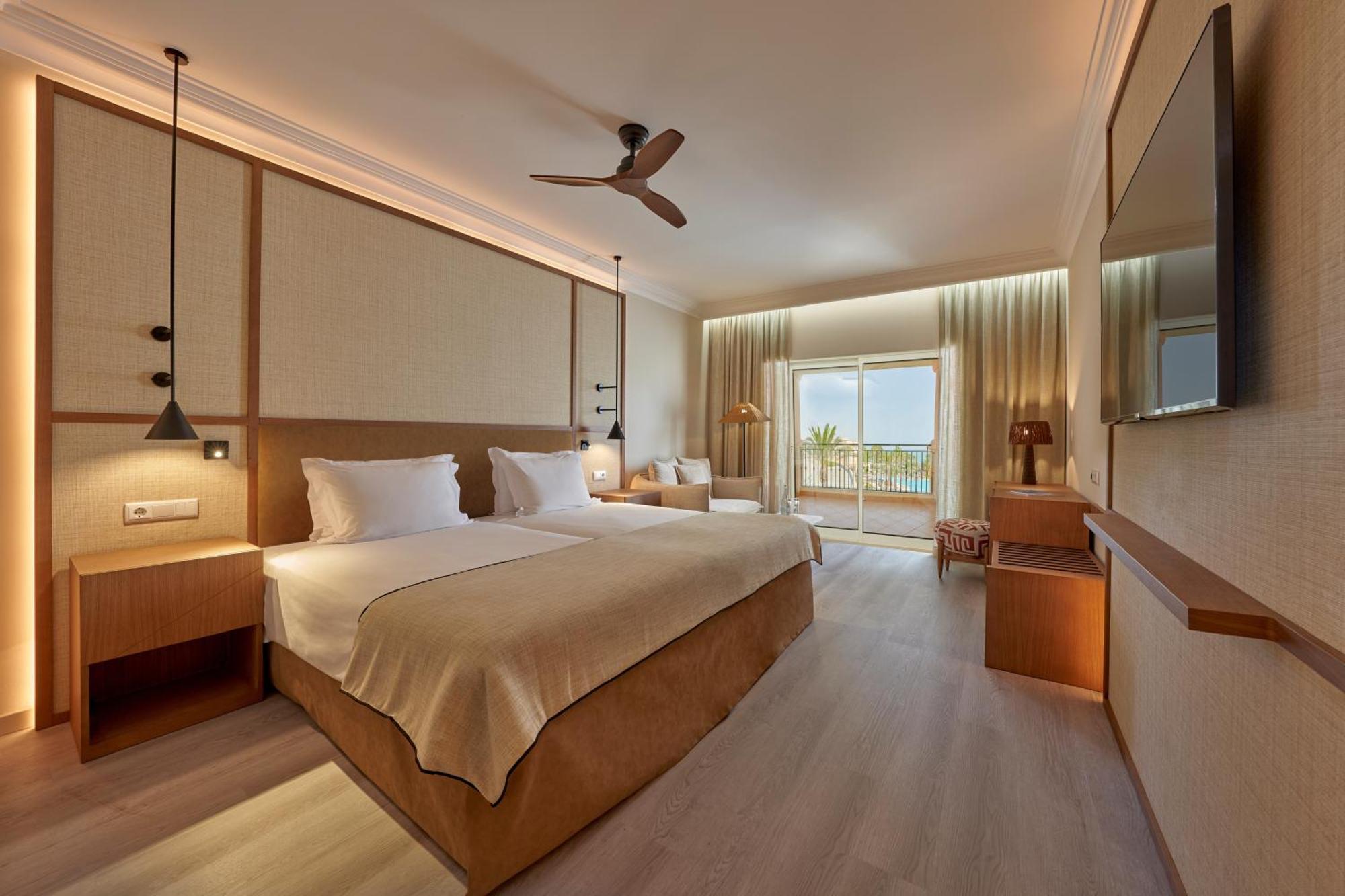 Portobay Blue Ocean (Adults Only) Otel Olhos de Agua  Dış mekan fotoğraf